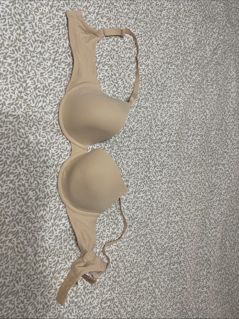 Never worn SKIMS Nude T-Shirt Bra - Seamless Padded Support